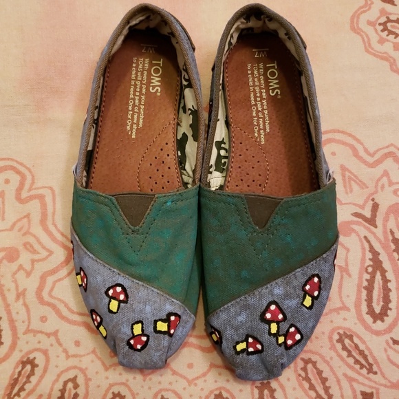 Toms Shoes - Olive Toms (handpainted mushrooms monarch)
